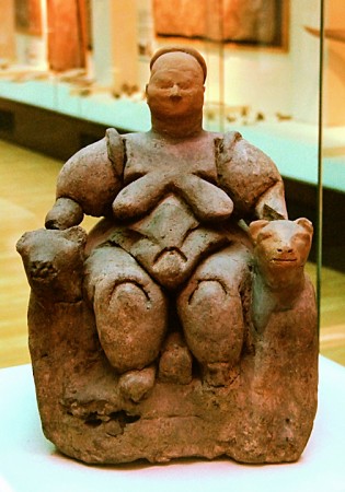 Figurka siedzącej kobiety z lwami znaleziona w Çatalhöyük Żródło 