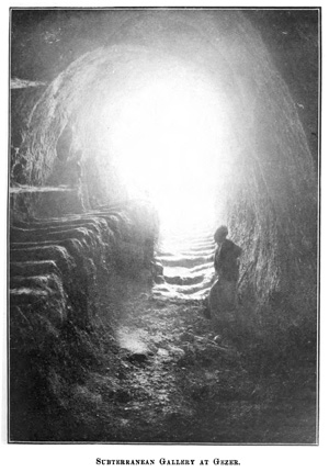 Tak wyglądało tunel w 1908 roku gdy go odkopano.